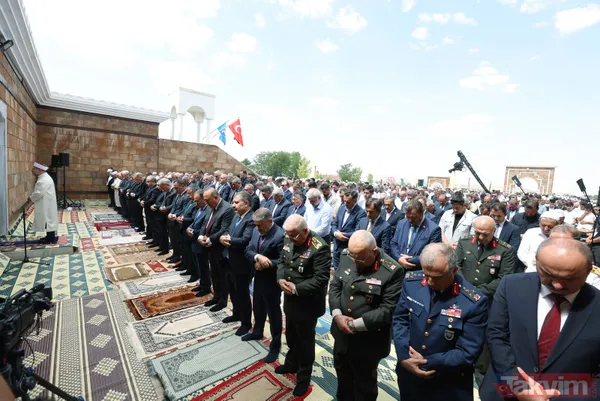 Malazgirt Zaferi'nin 951. yılı! Başkan Erdoğan cuma namazını zafer meydanında kıldı - 33