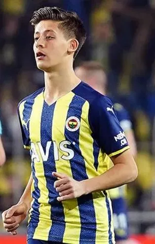 Fenerbahçe'de genç yıldızlar umut veriyor! Yetenekli isimler taraftarı adeta ayakta tutuyor