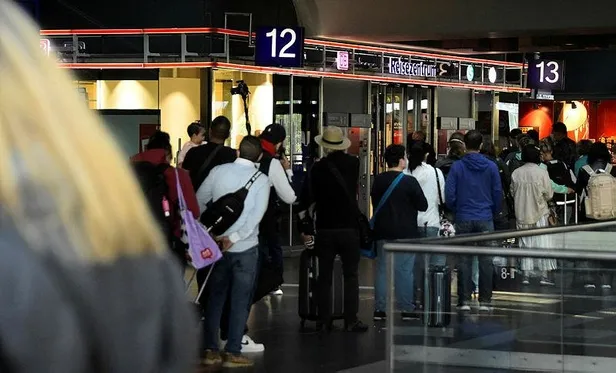 almanyada-makinistlerin-grevi-ulkede-ulasim-durdu-1628697172594.jpeg Almanya'da makinistlerin grevi: Ülkede ulaşım durdu-2