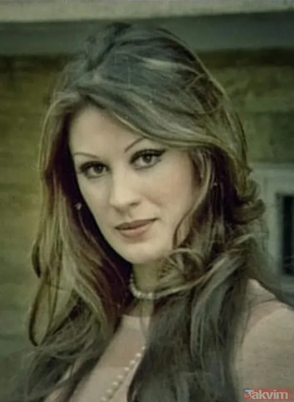 Filiz Akın ile Türker İnanoğlu’nun oğlu İlker İnanoğlu 59 yaşına bastı! Gülşen Bubikoğlu’ndan nostaljik aile pozu geldi: Eşi, kızı ve İlker’le... - 6