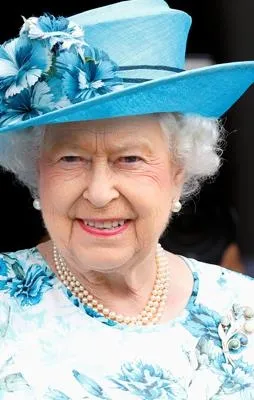 Kraliçe’nin derdi başka