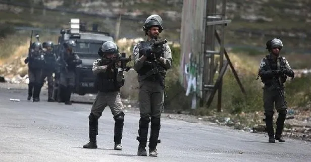 Son dakika: İsrail Batı Şeria’da 12 Filistinliyi daha gözaltına aldı!