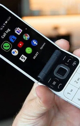 Eski telefona rağbet arttı (Güncel haberler)