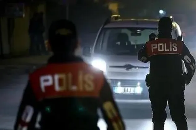 Bomba yüklü bir araç yakalandı