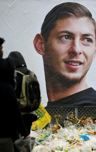 UEFA'dan Sala için saygı duruşu