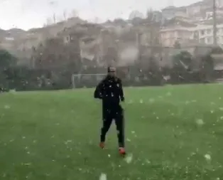 Frey tatil dinlemiyor