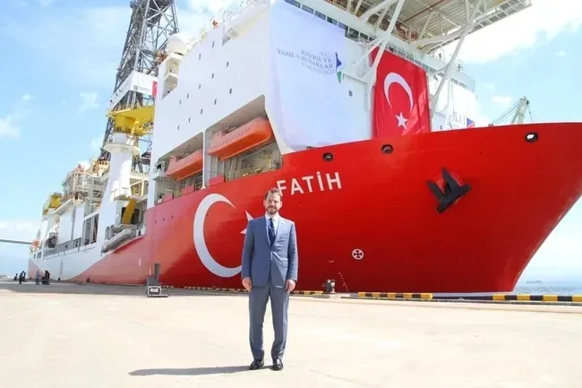 Berat Albayrak'ın çizdiği Milli Enerji Vizyonu taçlandı: Osman Gazi 20 yıllık görev için Karadeniz'e açıldı-5
