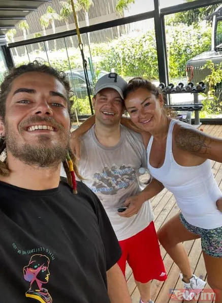 Pınar Altuğ cesur bikinisiyle sere serpe yakalandı gün boyu güneşlendi! Bir ara denize girmek için kalktı 20'likleri çatlattı - 2