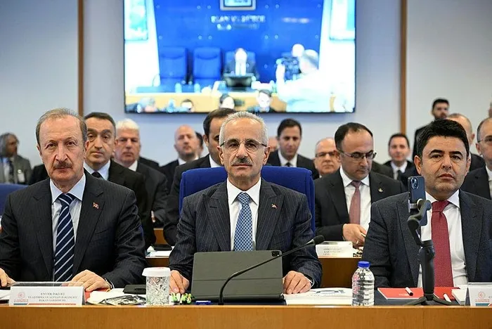 Ulaştırma ve Altyapı Bakanı Abdulkadir Uraloğlu açıkladı: Zengezur Koridoru'ndaki demir yolunun 224 KM'lik ihalesi yapıldı-7