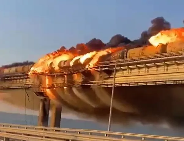 Kerç Köprüsü’nde patlama!