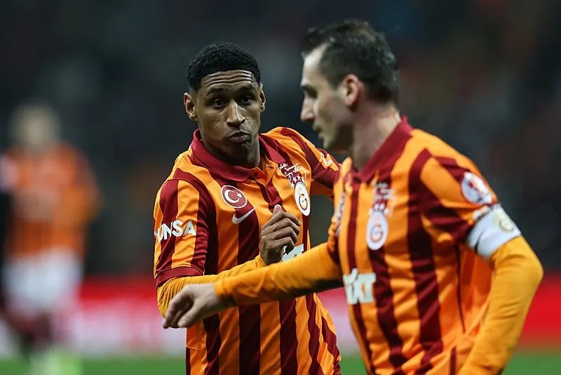 Usta yazarlar Beşiktaş - Galatasaray derbisini değerlendirdi: Kazanırsa yüzde 51 şampiyon-8