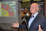 Ünlü profesör eşine dava açtı