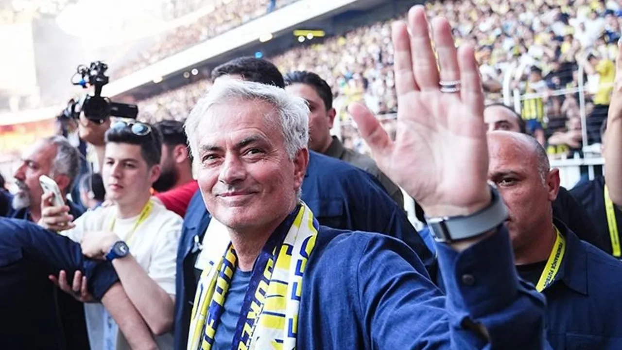Fenerbahçe transferleri açıkladı: Mert Hakan Yandaş ve Levent Mercan imzayı attı