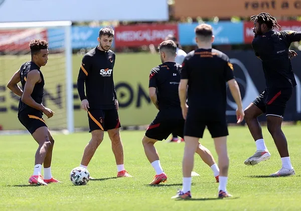 son-dakika-galatasarayda-falcao-soku-kadrodan-cikarildi-galatasarayin-denizlispor-kamp-kadrosu-belli-oldu-1620656500132.jpg SON DAKİKA! Galatasaray'da Falcao şoku! Kadrodan çıkarıldı | Galatasaray'ın Denizlispor kamp kadrosu belli oldu-3