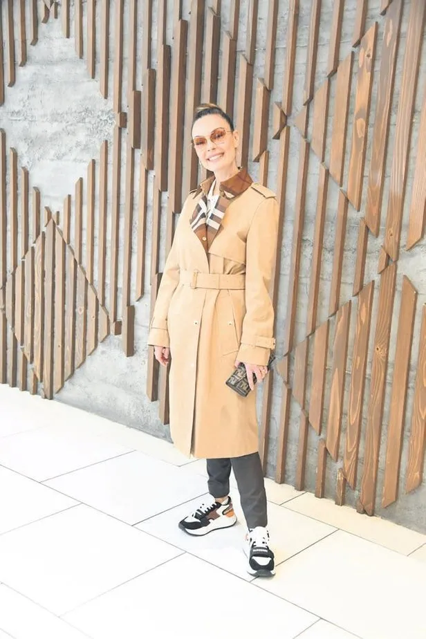 unlu-model-tulin-sahin-amerikaya-ucuyor-1680735930144.jpeg