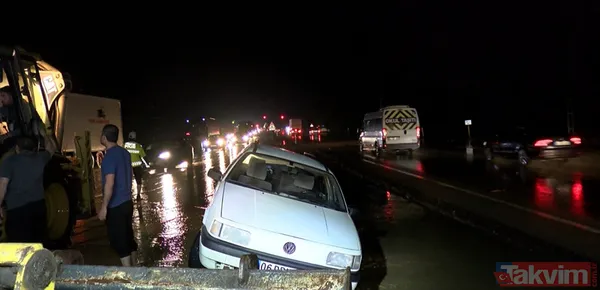 Ankara'daki sağanak yağış hayatı felç etti! Otobüsler ve insanlar mahsur kaldı! Mansur Yavaş'a tepki yağdı - 15