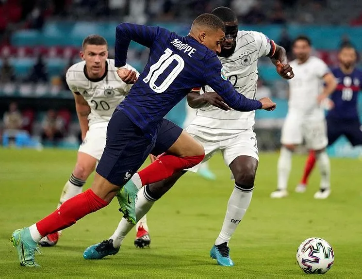 Horoz Panzer’i yıktı!