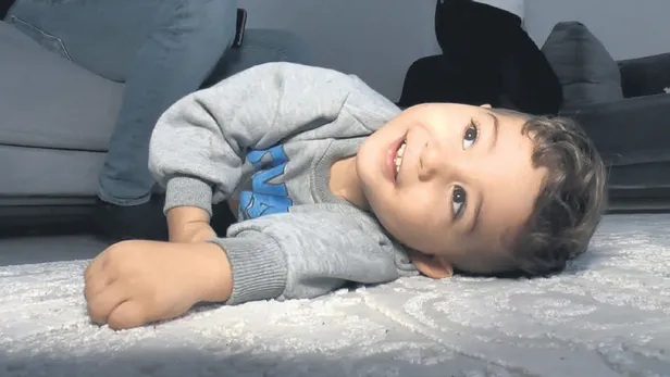 diyarbakirda-guven-arslan-vikingler-dizisine-hayran-kalinca-dogan-oglunun-ismini-ragnar-koydu-1641848277069.jpg Diyarbakır'da Güven Arslan Vikingler dizisine hayran kalınca doğan oğlunun ismini Ragnar koydu-13