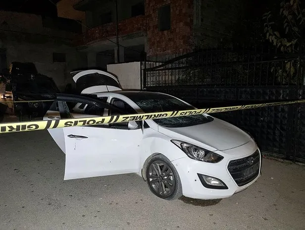 Adana'da aracından inen adam şoke oldu! Taşla sopayla saldırdılar-3