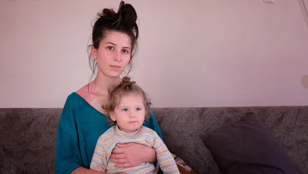 esinin-sicak-su-dokerek-hasladigi-rukiye-ayin-yurek-yakan-sozleri-bana-abla-diyor-1611992008128.jpg Eşinin sıcak su dökerek haşladığı Rukiye Ay'ın yürek yakan sözleri: Bana abla diyor-5