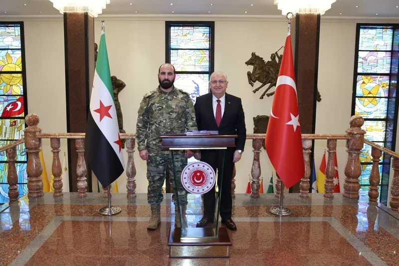 sdgye-verilen-sure-doluyor-suriye-askeri-heyeti-ankaraya-geldi-milli-savunma-bakanliginda-kritik-kabul-1767100654765.jpeg