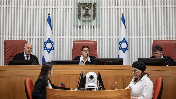 israil-tarihinde-ilk-katil-netayahuya-soguk-dus-israilde-buyuk-protestolara-neden-olan-tartismali-yargi-reform-1704144036436.jpeg İsrail tarihinde ilk! Katil Netayahu'ya soğuk duş: İsrail'de büyük protestolara neden olan tartışmalı yargı reformu iptal edildi-3