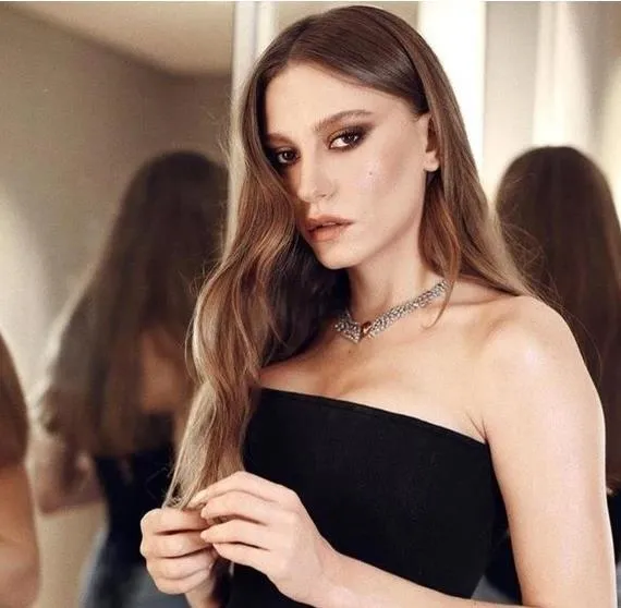 unlu-oyuncu-serenay-sarikaya-hayatiyla-ilgili-konustu-cesur-bir-kadinim-1691871625863.jpeg