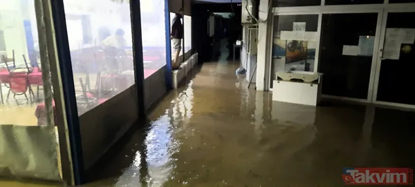 Bodrum'u sağanak vurdu! İş yerleri ve evleri su bastı - 5