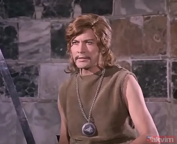 Yeşilçam'ın yakışıklı jönü Kartal Tibet oğluyla aynı filmdeymiş! Yıllar sonra ortaya çıktı! Meğer Müslüm Gürses'in Mutlu Ol Yeter filminde... - 10