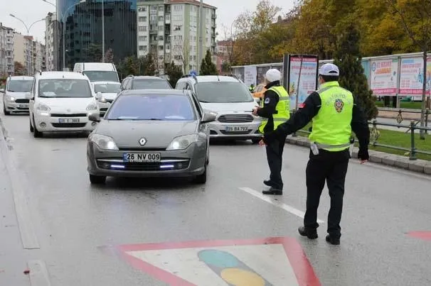 Araç sürücüleri dikkat! Bunu yapana 488 lira ceza kesildi...-3