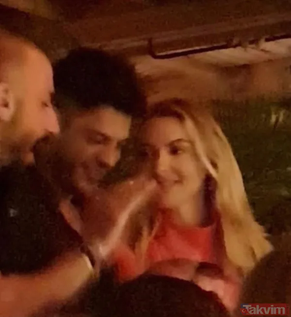 Bir evlilik 'Hadise'si! Mehmet Dinçerler yüzüğü parmağına taktı, Hadise Açıkgöz sevinçten havalara uçtu: "Evet dedim" - 1