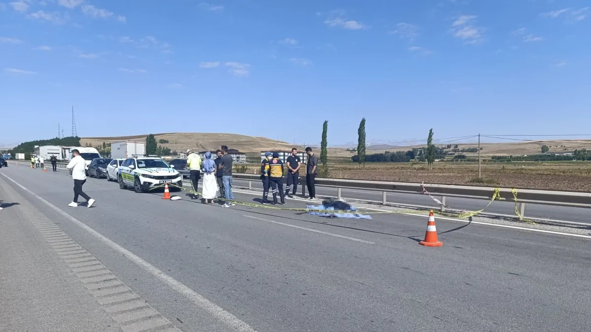 Sivas'ın Yıldızeli ilçesinde motosiklet bariyerlere çarptı: 24 yaşındaki Abdullah Çolak öldü