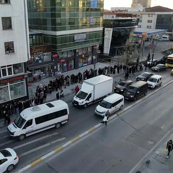 Başkan Erdoğanın EYT müjdesi sonrası SGK müdürlükleri önünde uzun kuyruklar oluştu! Askerlik ve doğum borçlanması...