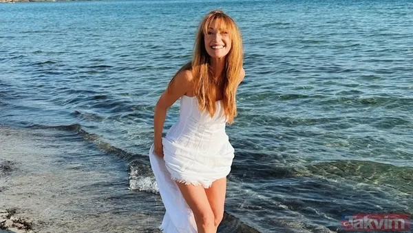 GENÇ KALMANIN FORMÜLÜ: DENGELİ YAŞAM Jane Seymour'un yıllara meydan okuyan görünümü; dengeli beslenme, düzenli egzersiz ve pozitif yaşam tarzının...