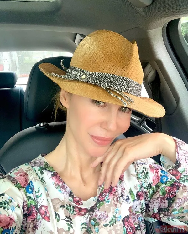 44 yaşındaki Demet Şener’in havuz pozu çok konuşuldu! Mavi mayosu ayrı duruşu ayrı olay oldu ‘Kim der ki iki çocuk annesi!’ - 6