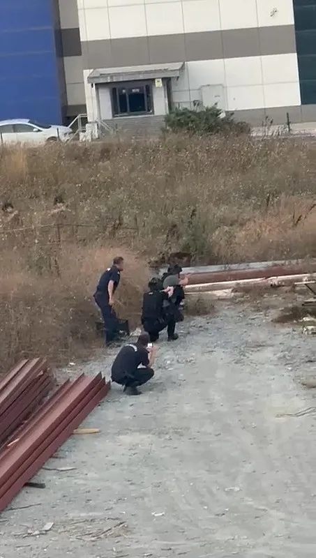 arkadasini-vurdu-saklandigi-kumeste-yakalandi-1753942795157.jpeg Arkadaşını vurdu saklandığı kümeste yakalandı-2