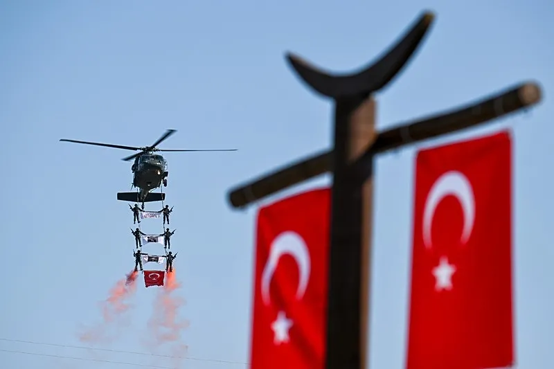 baskan-erdogandan-ahlatta-onemli-aciklamalar-1787655397210.jpeg Başkan Erdoğan Ahlat'tan Terörsüz Türkiye mesajı verdi: Kirli elleri biliyoruz! Soykırımcılar kaybedecek-2