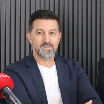 Besnik Hasi resmen Amedspor’da