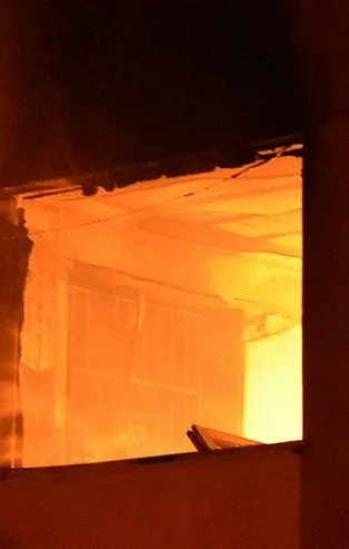 Adana'da mobilya atölyesinde yangın!