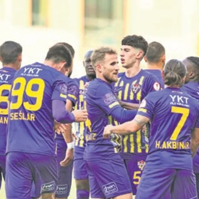 Eyüp güle oynaya turladı