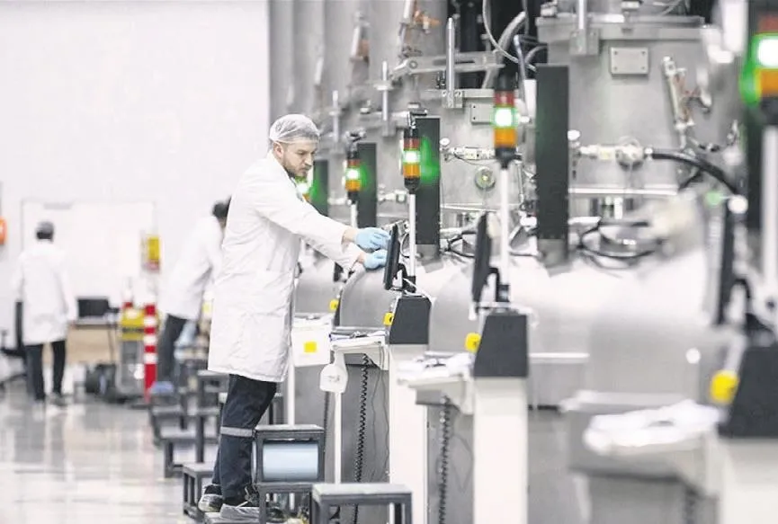 100 milyon dolarlık güneş tarlası