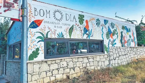 cesmede-guvenlikci-teroru-gittigi-mekanda-tacize-ugrayan-ogretmen-solugu-karakolda-aldi-1597884385603.jpeg Çeşme’de güvenlikçi terörü! Gittiği mekanda tacize uğrayan öğretmen soluğu karakolda aldı-1