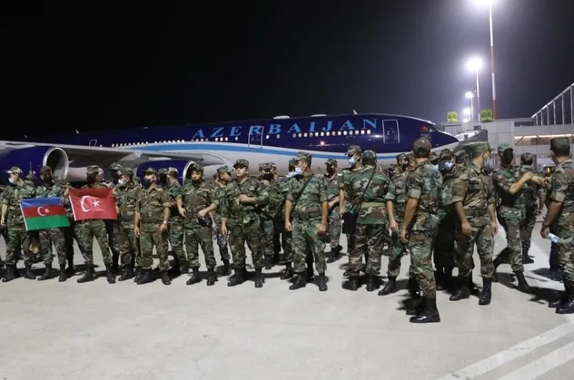 Son dakika: Azerbaycan'dan 200 kişilik ekip daha yangın söndürme çalışmalarına destek için Muğla'ya geldi