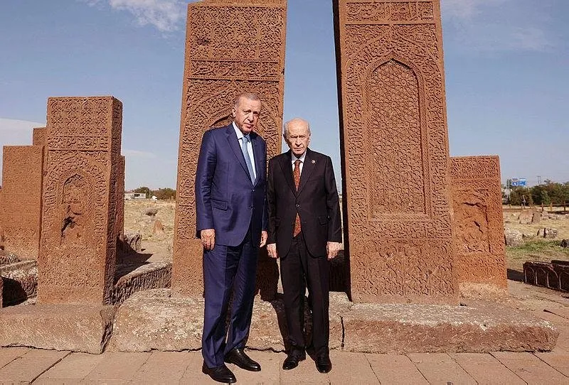 Başkan Erdoğan ve Devlet Bahçeli Selçuklu Meydan Mezarlığı'nda