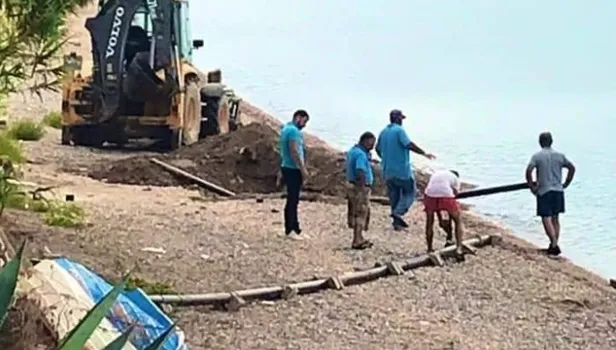 Sezen Aksu'nun İzmir Karaburun'daki kaçak villasına baskın! Havuzdan denize 50 metrelik boru döşetti