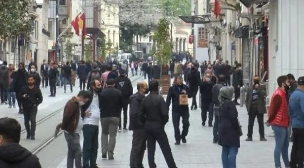 bakan-kocadan-sosyal-mesafe-uyarisi-istiklal-caddesi-iyi-bir-goruntu-vermedi-1588721251840.jpeg Bakan Koca'dan sosyal mesafe uyarısı: İstiklal Caddesi iyi bir görüntü vermedi-1