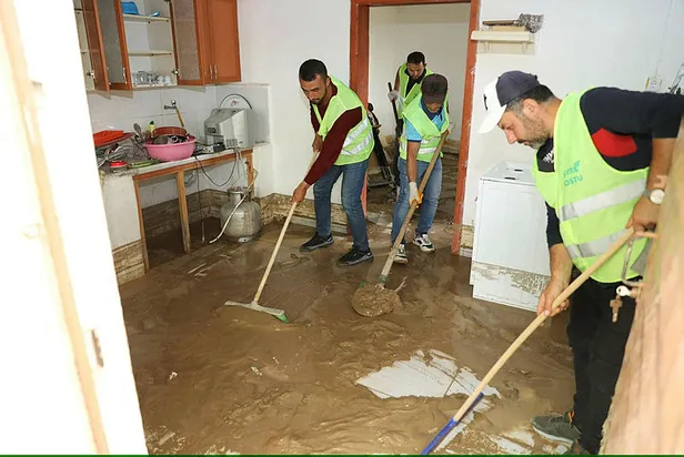 HAVA DURUMU | Meteoroloji 3 şehir için alarm verdi! Çok kuvvetli geliyor-11