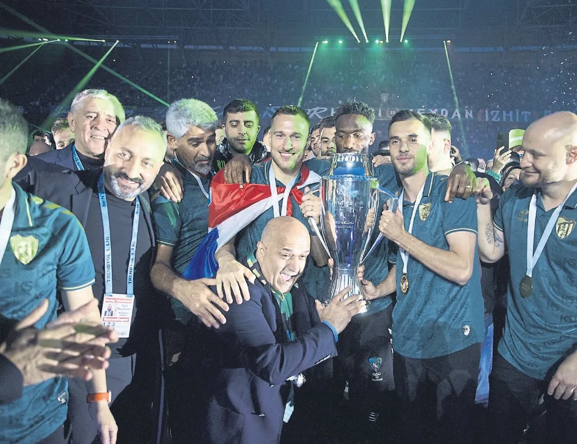 Şampiyon Kocaeli kupasına kavuştu!