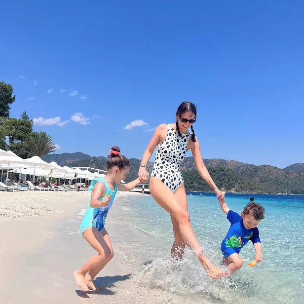 atvnin-sevilen-programi-kim-milyoner-olmak-isterde-saskina-ceviren-olay-1656183526084.jpeg ATV'nin sevilen programı 'Kim Milyoner Olmak İster'de şaşkına çeviren olay!-11