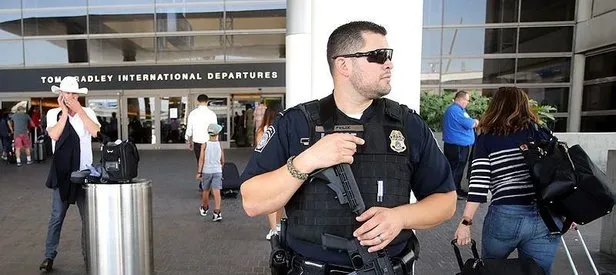 ABD’de saldırı söylentisi havalimanını kapattırdı!